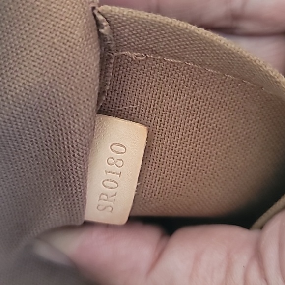 Louis Vuitton Classic Monogram Tote with Tan Accents - Picture 4 of 15